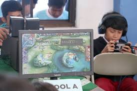 Pro Player E-Sport dan Keterampilan Interpersonal: Mengapa Pendidikan Karakter Penting dalam Dunia Gaming Profesional