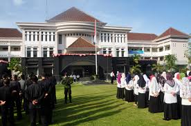 Membangun Kesadaran Politik Lewat Pendidikan di Sekolah